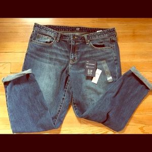 Gap Sexy Boyfriend slim leg size 31.